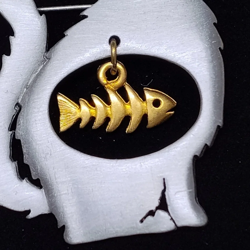 Signed JJ Jonette Vintage Pin Goofy Cat Fish Bone in Stomach Brooch costume TV